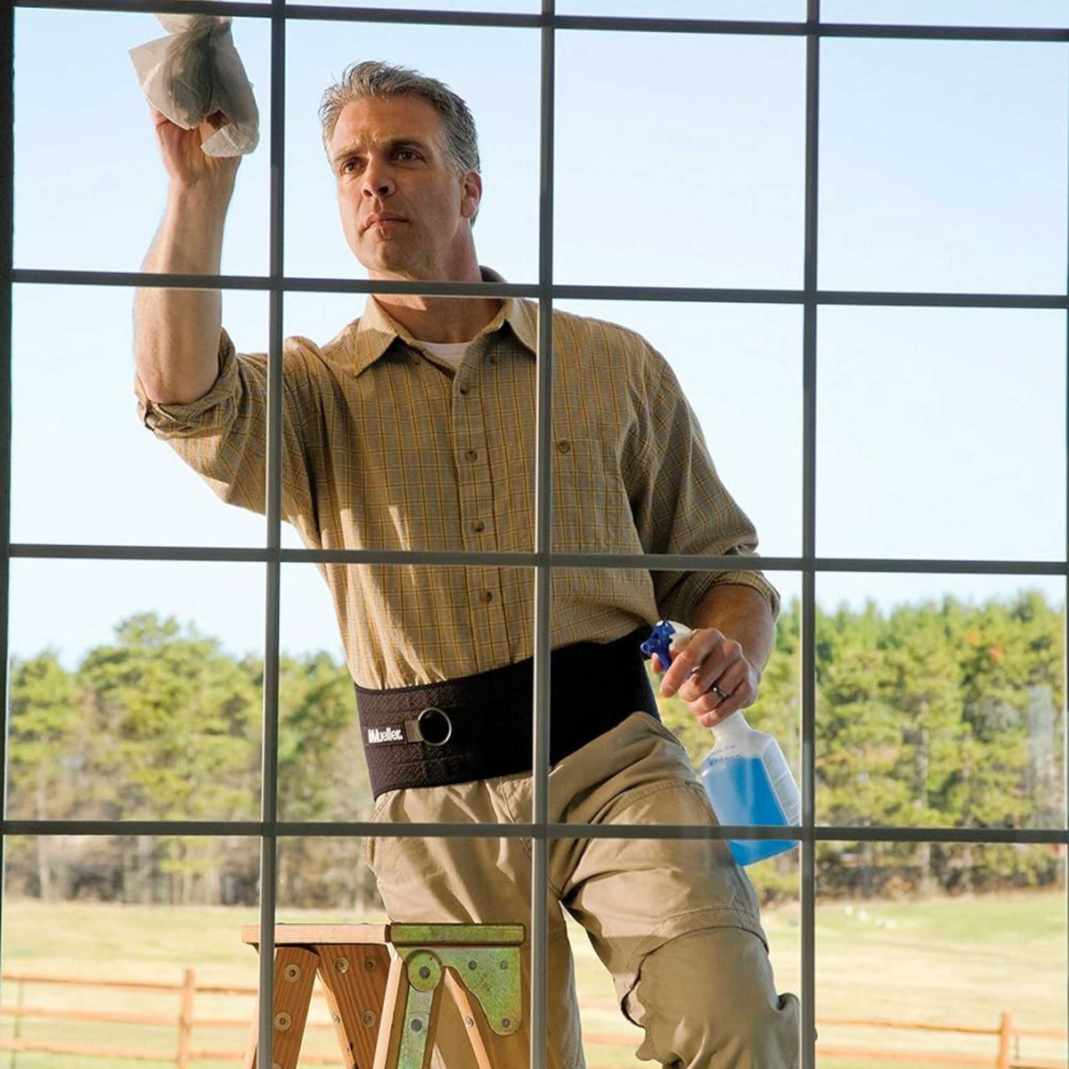 Mueller Adjustable Back Brace