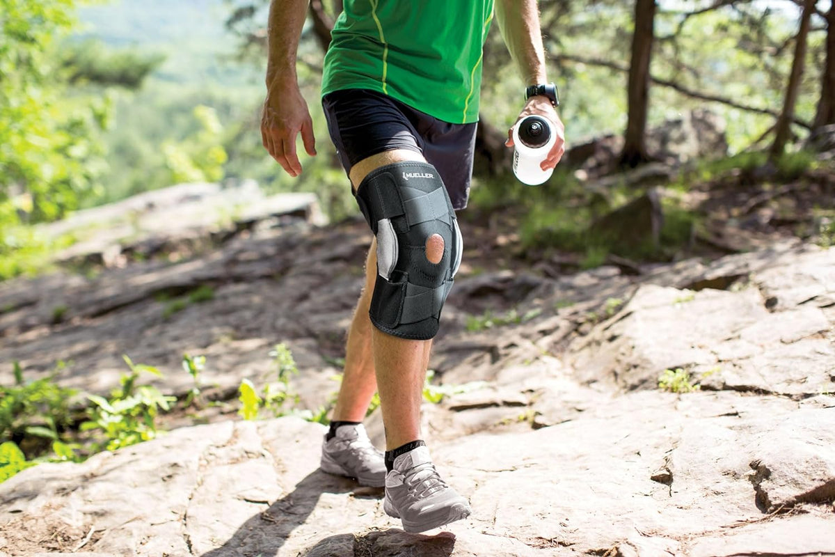 Mueller Green Self-Adjusting Hinged Knee Brace